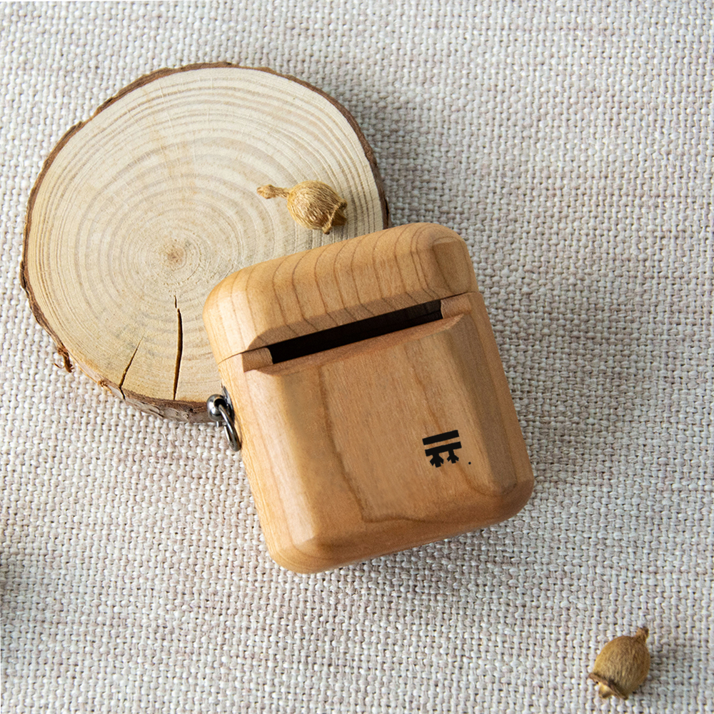 Signature Freebrd | Wooden AirPods Case